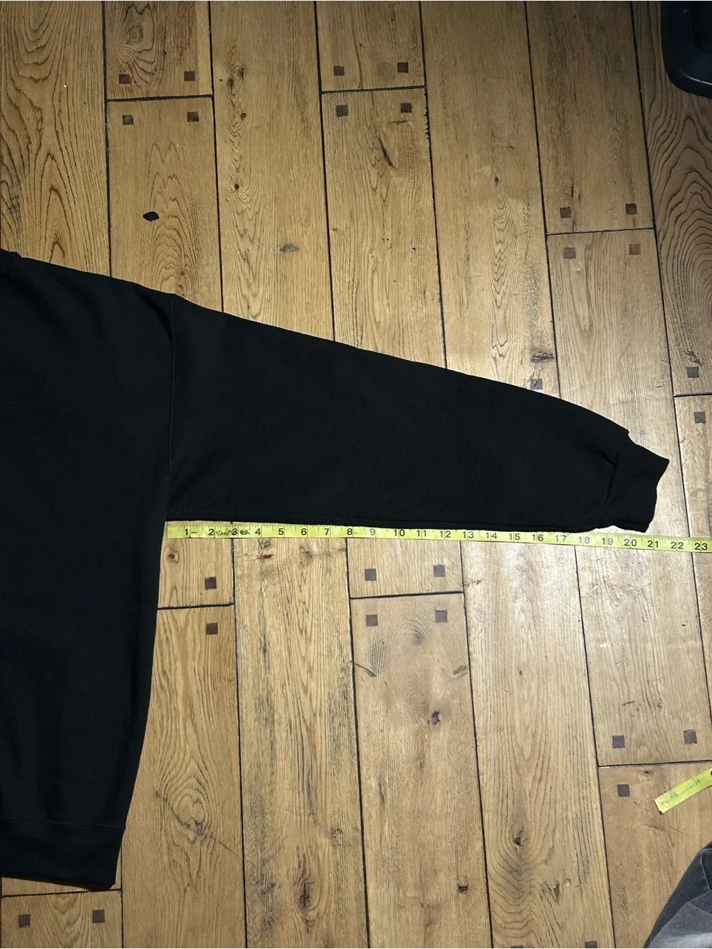 Black Men’s Crewneck Sweater with Plaid Skull Graphic